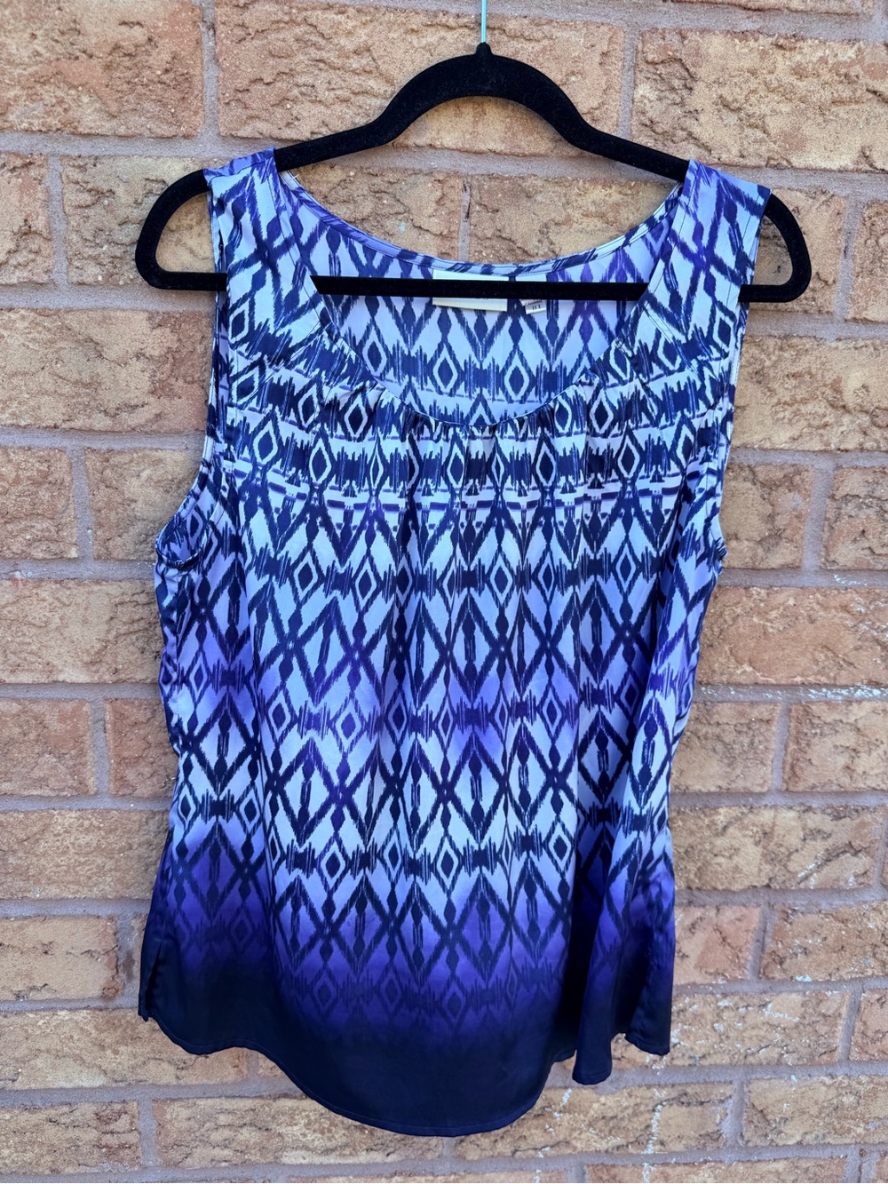 4/$25 • Chicos Sleeveless Blue Purple Ombre Geometric Print Top